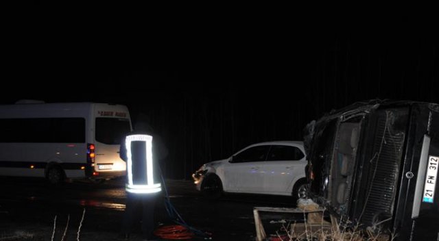 Mardin&#039;de zincirleme trafik kazası: 9 yaralı