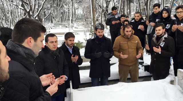 Merhum Ahmet Arvasi dualarla anıldı