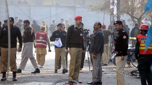 Pakistan&#039;da aşılama merkezi yakınlarında patlama: 14 ölü, 10 yaralı