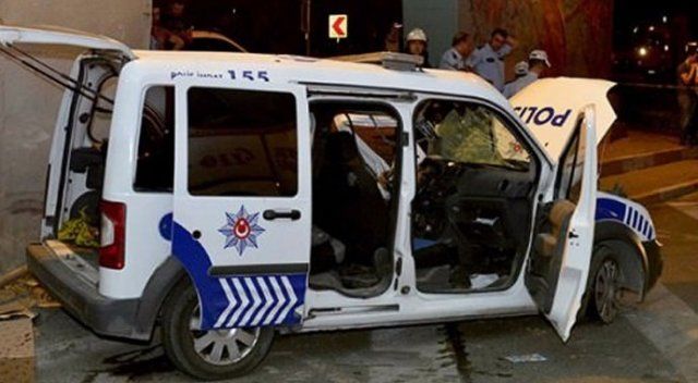 Polis aracı kaza yaptı: 2 polis yaralandı