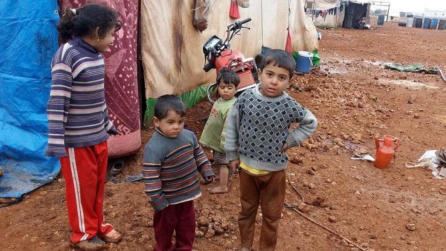 Rusya&#039;nın yerinden ettiği Suriyeliler yaşam mücadelesi veriyor