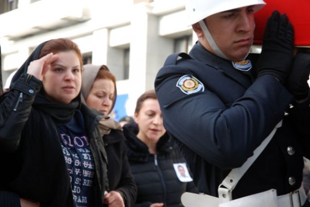 Rüzgar Çetin’in yol açtığı kazada şehit olan polise tören