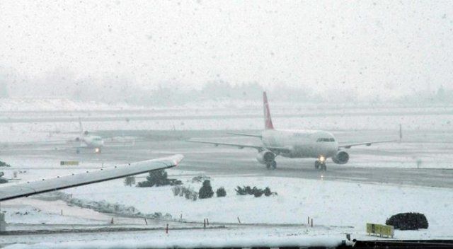 Sivas ve Şanlıurfa&#039;da hava ulaşımına kar engeli