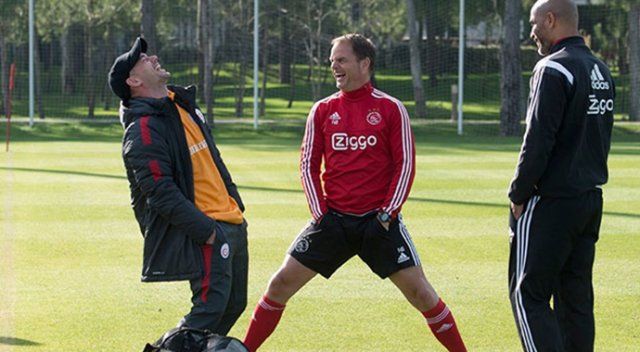 Sneijder Ajax&#039;ın kampını ziyaret etti!