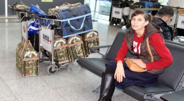 Türkmenistan’lı 2 yolcu 6 horozla havalimanında mahsur kaldı