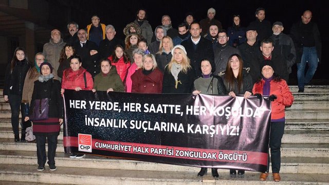 Zonguldak&#039;ta CHP&#039;li bir grup tecavüz ve kadın cinayetlerini protesto etti