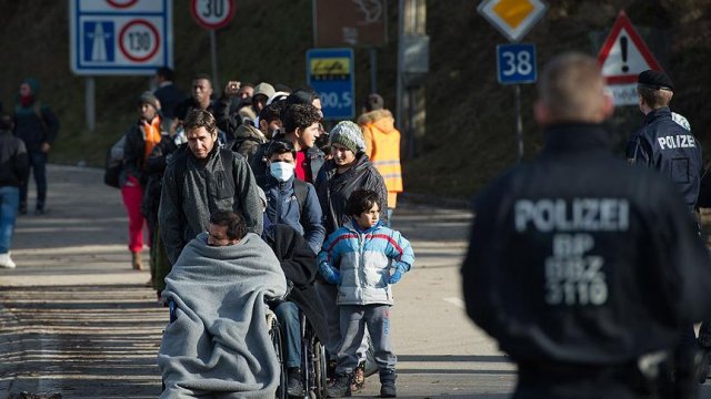 Almanya&#039;ya günde 3 bin sığınmacı giriyor