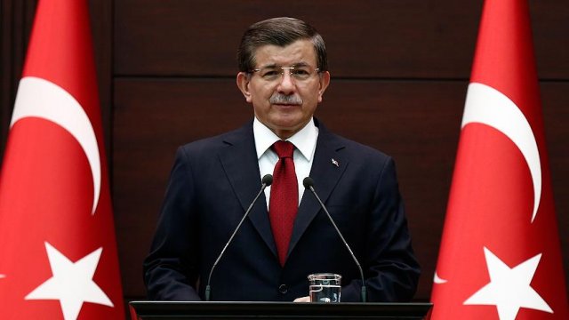 Başbakan Davutoğlu&#039;ndan Erbakan mesajı