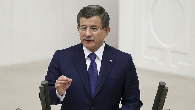 Başbakan Davutoğlu: Teröristin taziyesine gitmek insanlığı katleden birini kutsamaktır