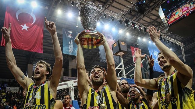 Basketbol&#039;da kupa Fenerbahçe&#039;nin