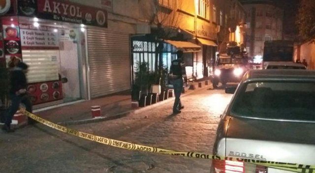 Beyoğlu&#039;nda derneğe ses bombalı saldırı