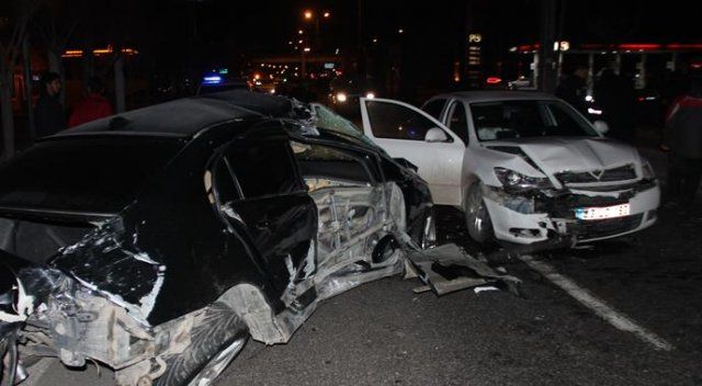 Elazığ&#039;da feci kaza: 5 yaralı