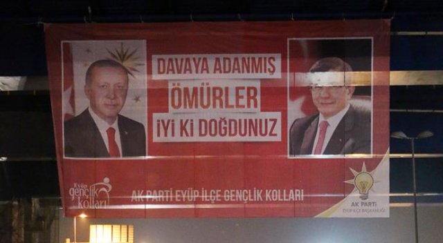 Erdoğan ve Davutoğlu&#039;na doğum günü sürprizi