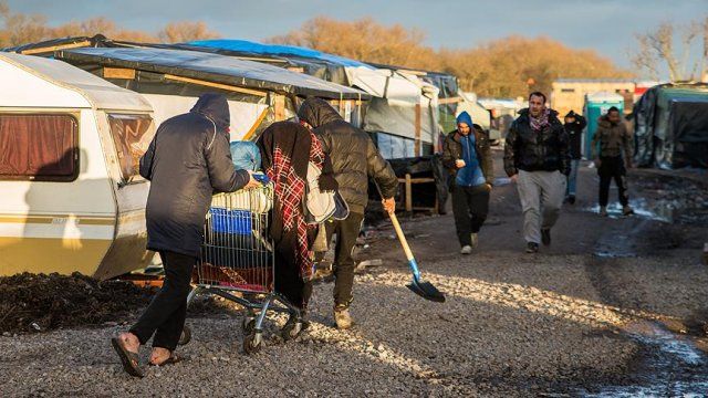 Fransa&#039;nın Calais kampının boşaltılması kararına büyük tepki