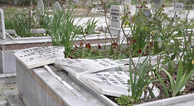 Hatay&#039;da şehit mezarları tahrip edildi!