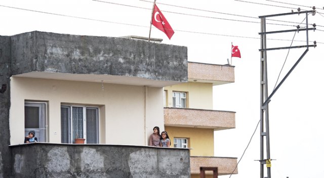 İdillilerden Türk  bayraklı destek