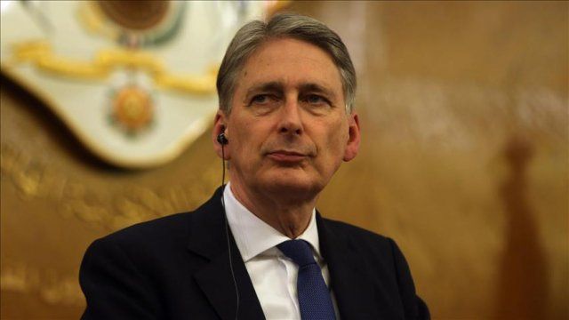 İngiltere Dışişleri Bakanı Hammond: Anlaşma işe yarayacaksa Rus bombardımanı durmalı