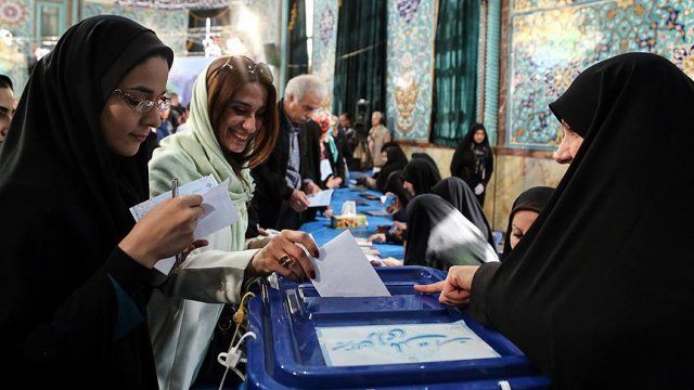 İran seçimlerinde Reformistler önde