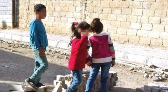 Nusaybin&#039;de PKK çocuklara barikat kurduruyor