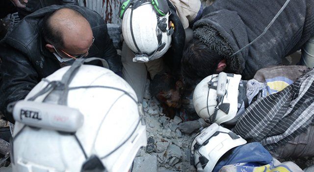 Rus uçakları Halep&#039;te sivilleri vurdu: 15 ölü, 60 yaralı