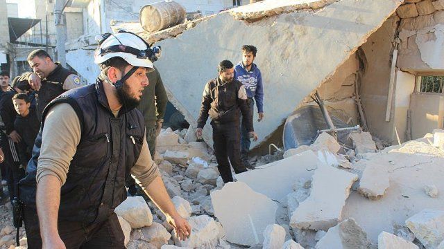 Rus uçakları Suriye&#039;de sivilleri vurdu: 4 ölü, 60 yaralı