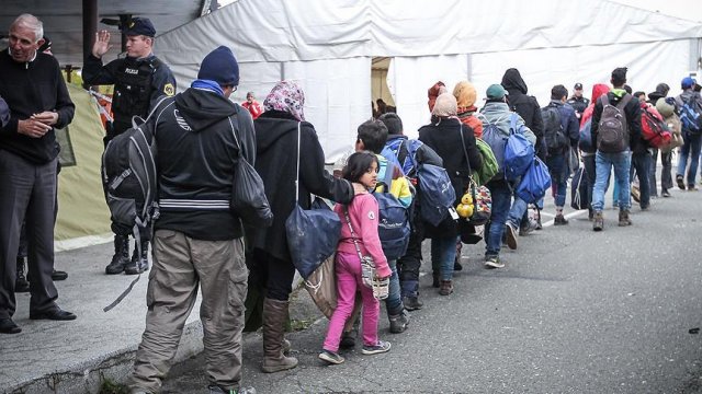Avrupa&#039;ya sığınmacı akınında 30 kat artış