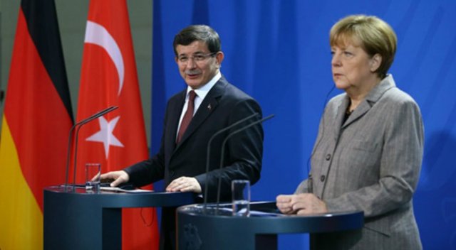 Başbakan Davutoğlu, Almanya Başbakanı Merkel ile görüştü