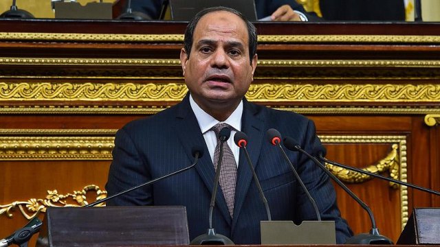 Darbeci Sisi, Sayıştay Başkanını görevden aldı