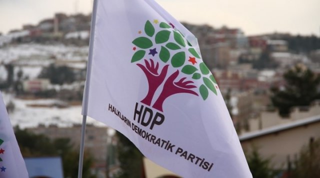 HDP&#039;li 8 yönetici tutuklandı
