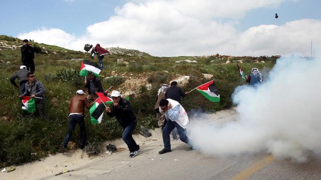 İsrail askerlerinden Toprak Günü gösterilerine sert müdahale