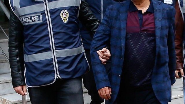 İzmir merkezli 10 ilde FETÖ/PDY operasyonu: 27 gözaltı