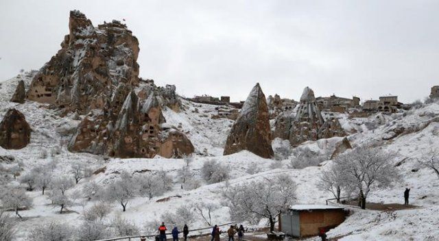 Kapadokya&#039;yı kar kapladı