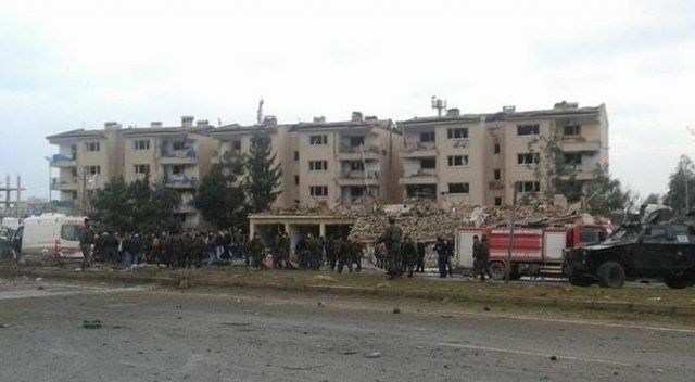 Mardin&#039;de hain saldırı: 2 polis şehit, 35 yaralı