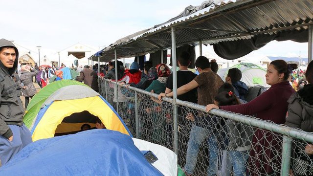 Sığınmacıların Makedonya ve Sırbistan&#039;a girişlerine izin verilmiyor