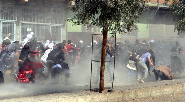 Silopi&#039;de izinsiz Nevruz kutlamalarına polis müdahalesi