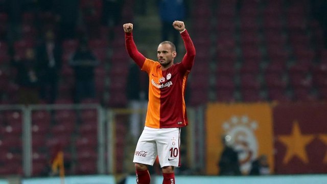 Sneijder futbol oynamak istediği ülkeyi açıkladı