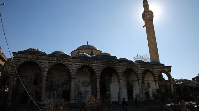 PKK&#039;lı teröristler tarihi Fatihpaşa Camii&#039;ni bu hale getirdi