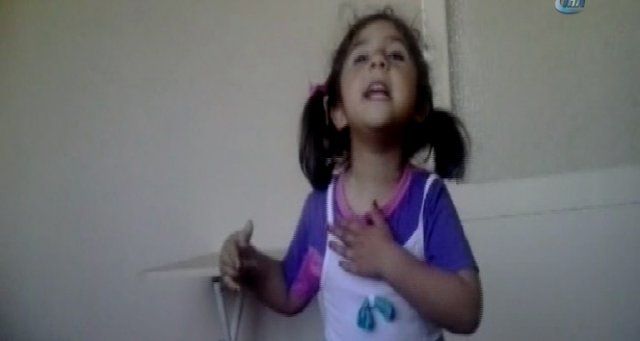 3,5 yaşındaki kızdan İstiklal Marşı