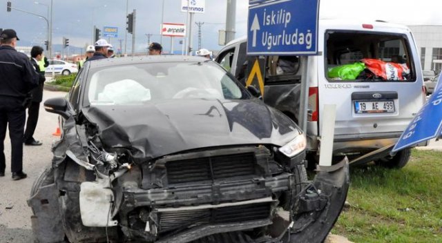 AK Partili Belediye Başkanı kaza yaptı: 7 yaralı