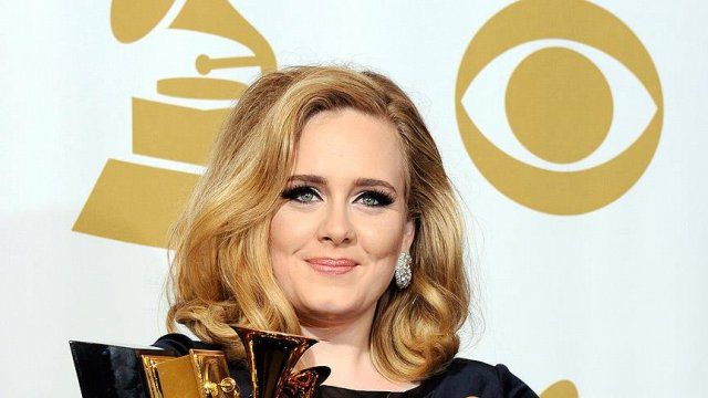 Birleşik Krallık’ın en zengin kadın müzisyeni Adele