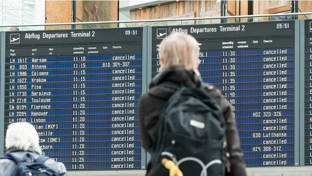 Grev, Almanya&#039;da hava ulaşımını aksattı