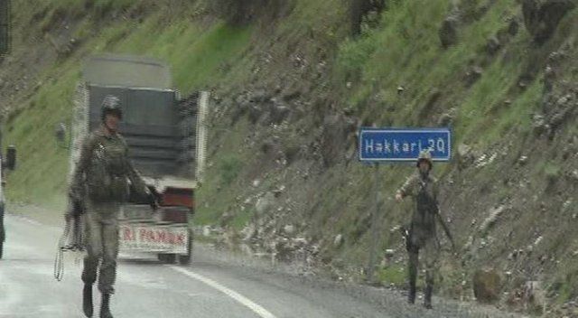 Hakkari’de askeri konvoya roketatarlı saldırı