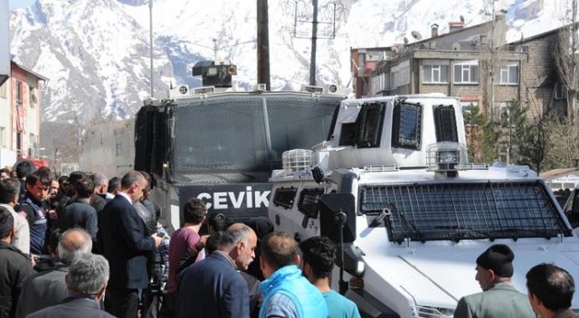 Hakkari karıştı, HDP&#039;li başkan gözaltına alındı