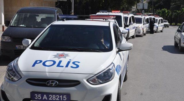 İzmir&#039;de büyük panik! Polisler bir anda koşmaya başladı...