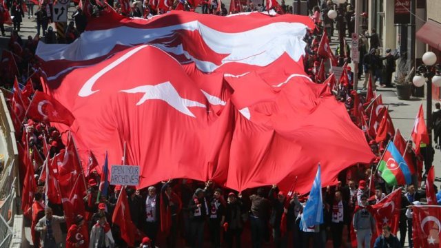 Kanada&#039;daki Türkler &#039;Ermeni yalanlarına&#039; karşı yürüdü