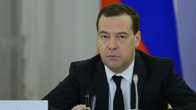 Medvedev, Ermenistan Başbakanı Abrahamyan ile bir araya geldi