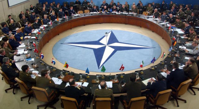NATO&#039;dan Ermenistan ve Azerbaycan&#039;a çağrı