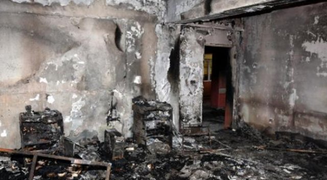 PKK&#039;lılar Van&#039;da okul yaktı! Eğitime 4 gün ara verildi