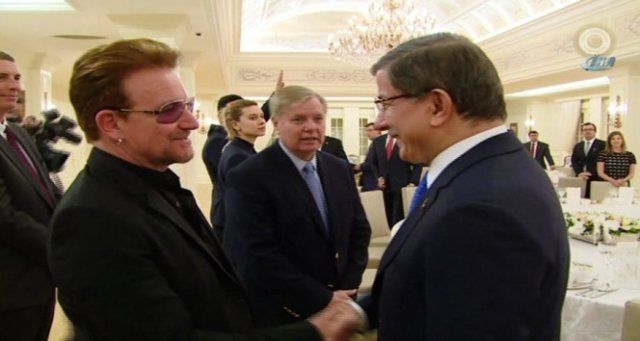 U2&#039;nun solisti Bono : &#039;Türkiye dünyaya nezaket dersi verdi&#039;