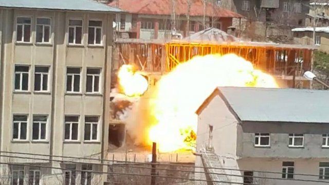 Yüksekova Belediyesi yanındaki &#039;bombalı&#039; tuzak imha edildi